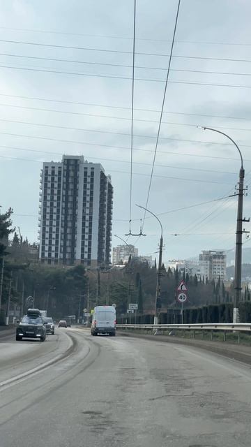 Красота Ялты начинается на въезде в город. Ялта 2026 Крым #ялта #ялтасегодня #крым2026 смотреть онлайн