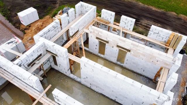 Начало строительства дома по проекту Рипл