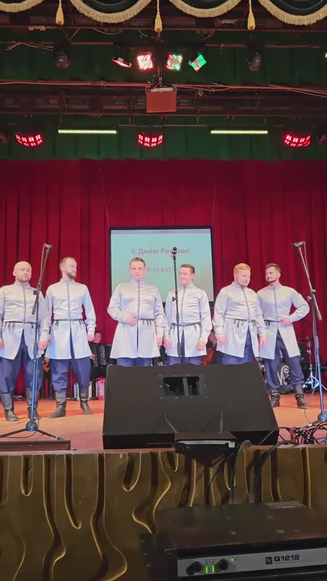 «Мать Рассея» Слова и музыка народные. Солист: Михаил Малахов Исполнитель: Ансамбль «ЛюбоЖить» смотреть онлайн