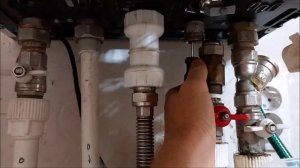 Ремонт газового котла Ariston tx 23 mffi: чистка улитки, крана подпитки и аварийного клапана