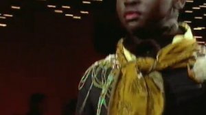 Показ женской коллекции Dries Van Noten осень-зима 1998-1999