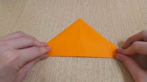 Бумажная подставка для телефона Оригами