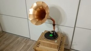 Кавер  ютуб-канала "Кавертон"
в стиле реггина песню "Кольщик" Михаила Круга