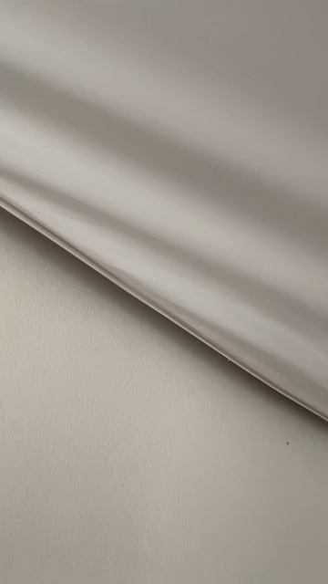 Так выглядит натяжной потолок снаружи и внутри при заливе соседями сверху. смотреть онлайн