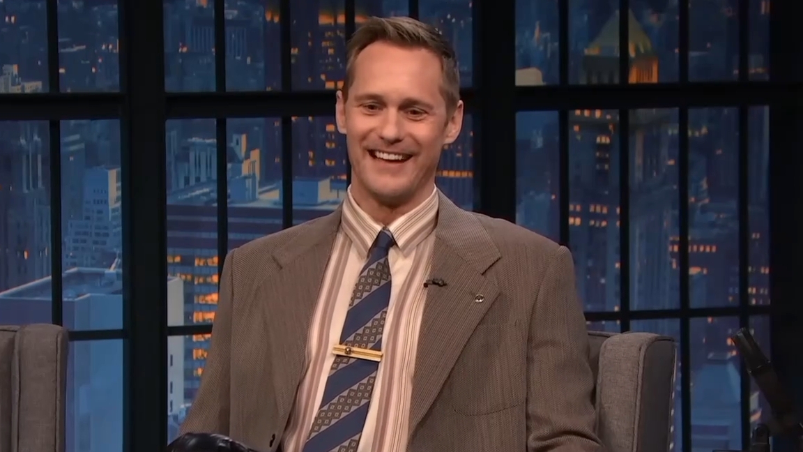 Отец Александра Скарсгарда хотел сыграть презерватив размером с человека в Saturday Night Live смотреть онлайн