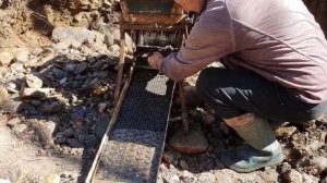 ПОИСК ЗОЛОТА В РУЧЬЕ!