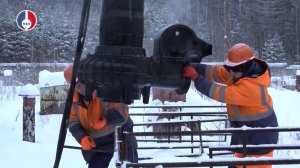 Сотрудники Водоканала борются с последствиями и вручную очищают засорившиеся насосы