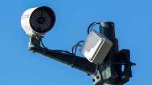Большой брат в каждом дворе: в Петербурге камеры видеонаблюдения хотят подключить к нейросетям