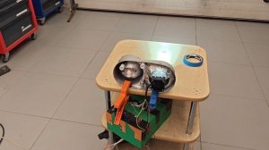 Volkswagen multivan.
Установка линз на 3 шпильки. Регулировка горизонта. Установка линз без машины.