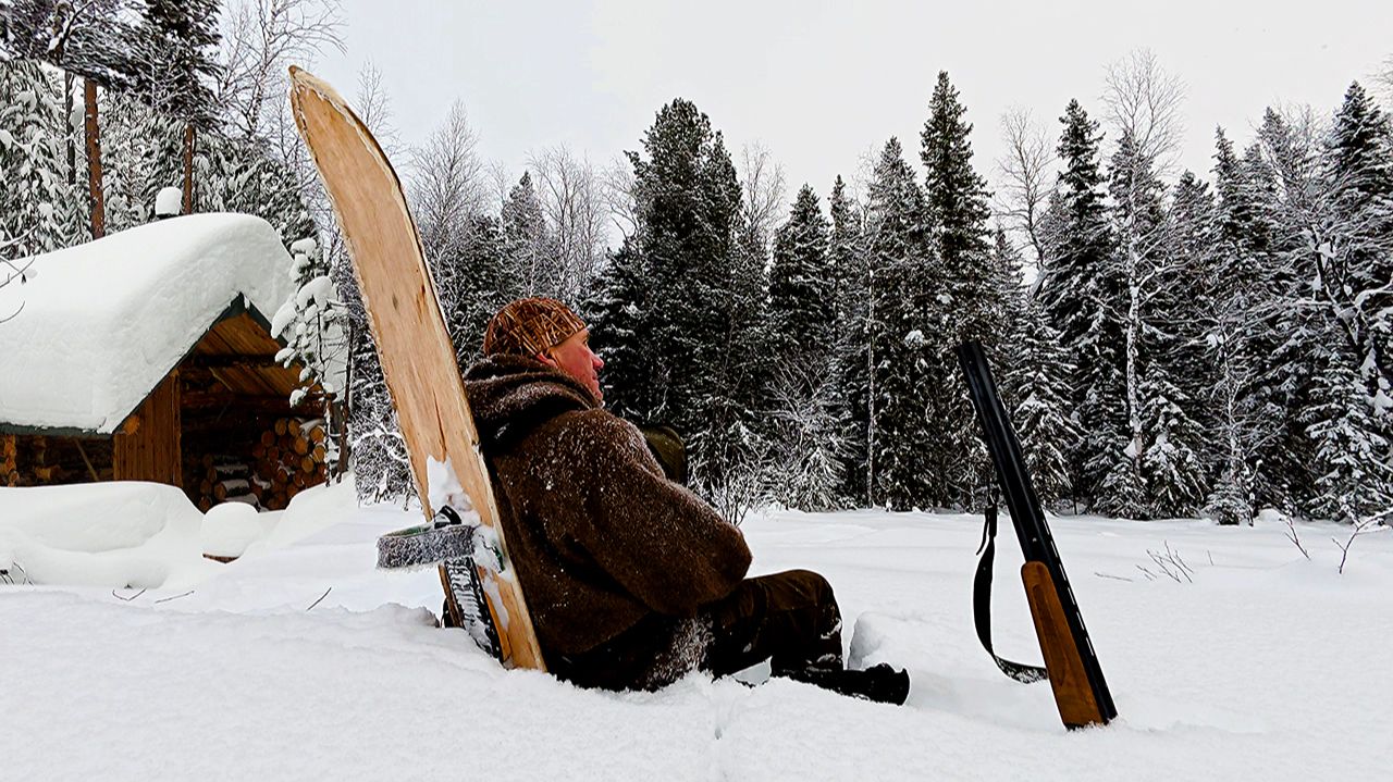Тайга зимой. Охота на соболя и глухаря с ночёвками в лесу. смотреть онлайн