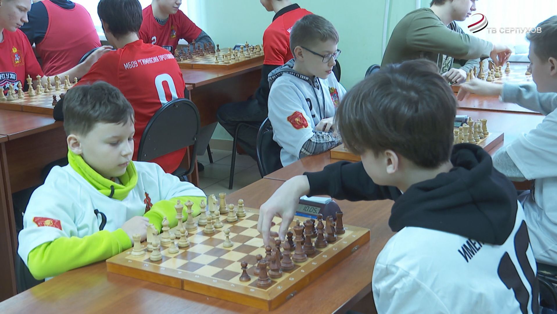 В Серпухове стартовал турнир по быстрым шахматам смотреть онлайн