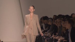 Показ женской коллекции Akris весна-лето 2011