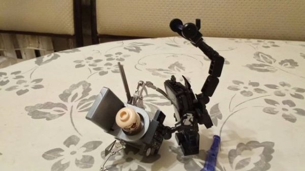 Титан тв мен (сломаный) против учёного мехо кастюм