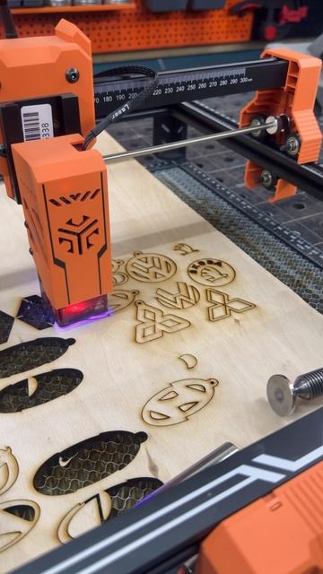 Брелки на ключи с эмблемами авто