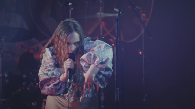 Деревянные киты - Планета [LIVE 2025] смотреть онлайн