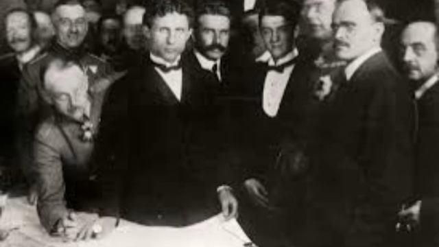 107 лет назад - Красная армия взяла Киев, прогнав оттуда петлюровцев смотреть онлайн