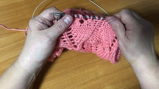 Крупный узор спицами "Тюльпаны"