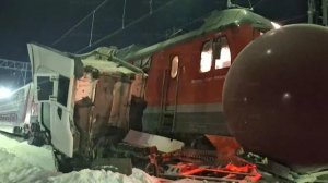 Появились кадры с места столкновения грузовика с поездом в Мордовии