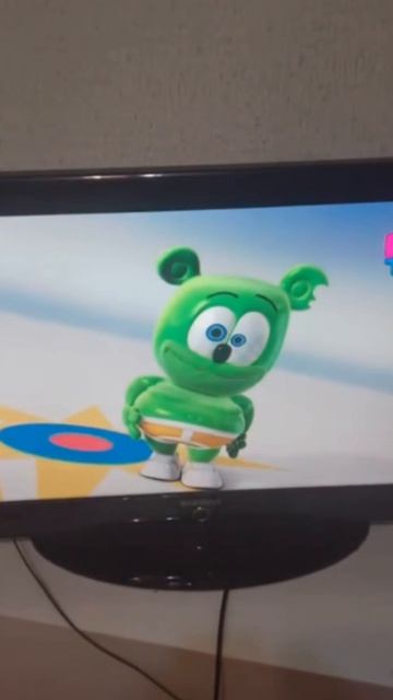 Кто это там развалился??, но это Гуммибер смотреть онлайн