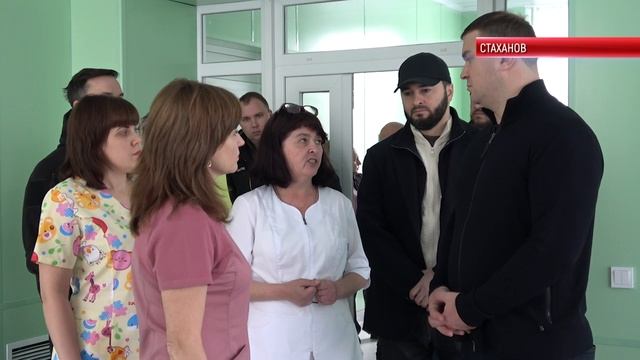 ТК "Родной". Губернатор Омской области Виталий Хоценко с рабочим визитом посетил подшефный Стаханов смотреть онлайн