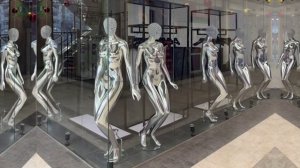 Senoritas don't play guitars