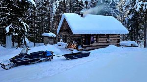 Живу Один в Таёжной избе Далеко в Лесу. Ловлю Рыбу на Озере.