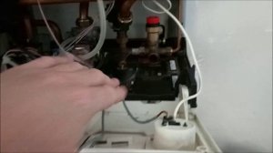 Ремонт газового котла Ariston tx 23 mffi: замена клапана сброса и чистка датчика давления