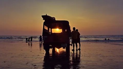 Forest Moon Over Goa смотреть онлайн