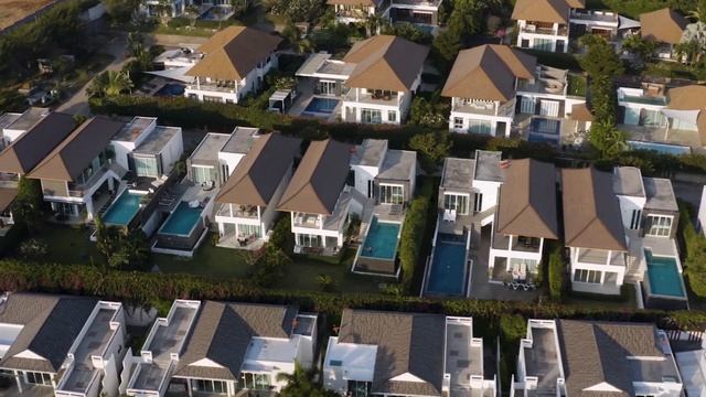 Get FREE Luxury Villas Hotels while Traveling смотреть онлайн