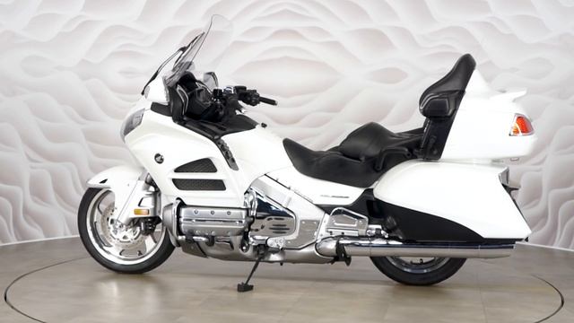 HONDA GL 1800 Gold Wing vin SC68-1100808 смотреть онлайн