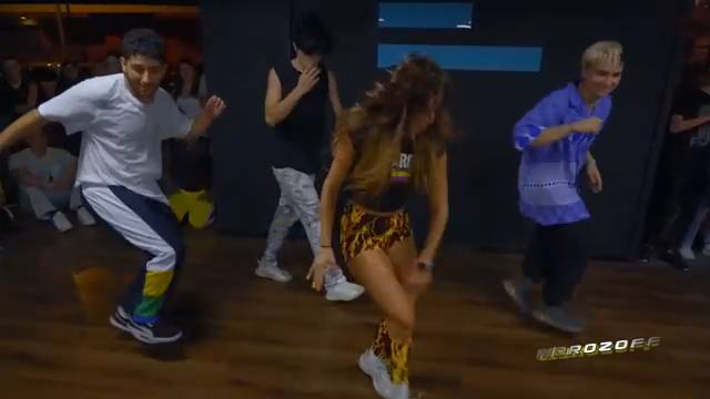 Morozoff - Disco Stars (Vanesa Seco Dance Party) смотреть онлайн