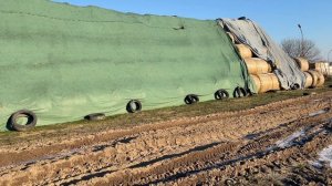 Почему есть разные укрывные материалы флис для сена, соломы, льна, чем они глобально отличаются?