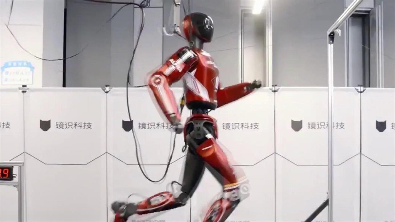 В Китае собрали самого быстрого робота в мире. смотреть онлайн