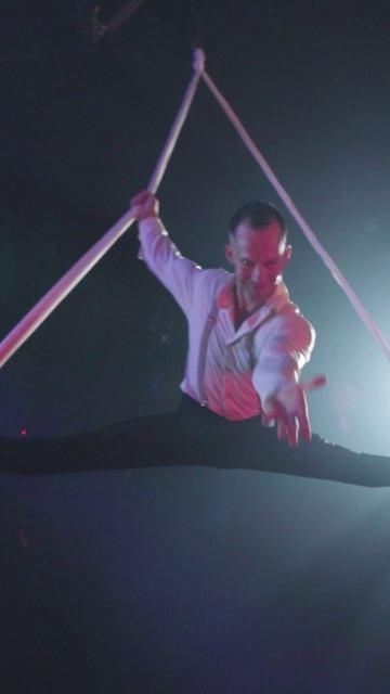 the theater Dubai смотреть онлайн