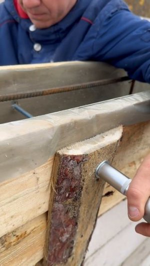 Установка опалубки под монолитный пояс.