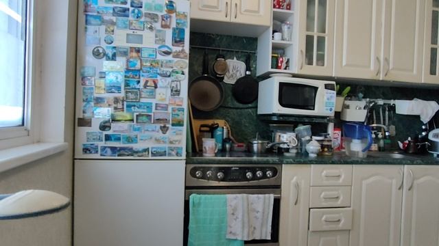 Отдыхаю.Занимаюсь домашними делами.