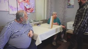 Получили пенсию заказали для мамы подарок она не обрадовалась Что в тумбе дляч еды