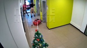 #Россия В Пензе пьяный мужчина повздорил с курьером мигрантом после чего оппоненты