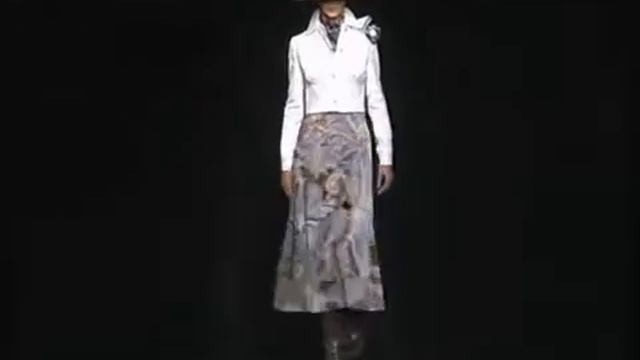 Показ женской коллекции Viktor & Rolf осень-зима 2002-2003 смотреть онлайн
