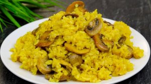 Никакого мяса не надо. Вкусная рисовая каша в сковороде.