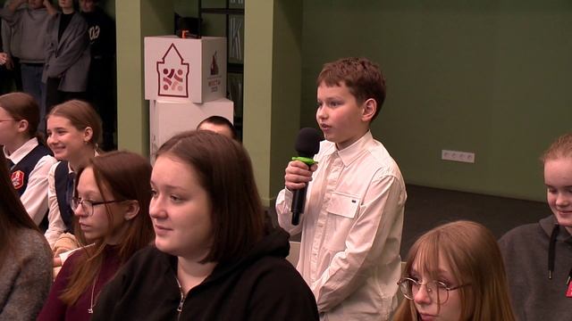 Встреча студентов и школьников с фигуристкой Е. Ципухиной состоялась в Доме народного единства смотреть онлайн