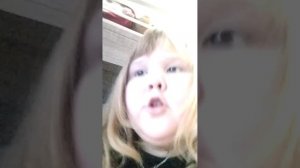 катаемся на пакете по комнате