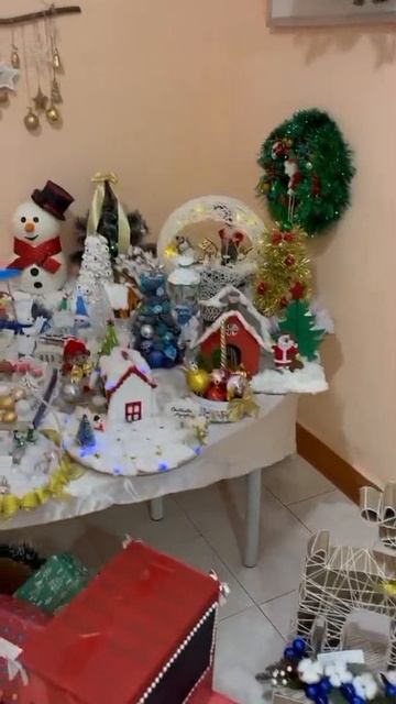 Выставка новогодних детско-родительских работ