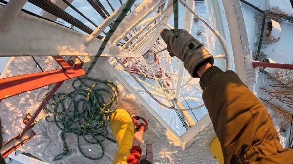 Спуск радиоблока с вышки