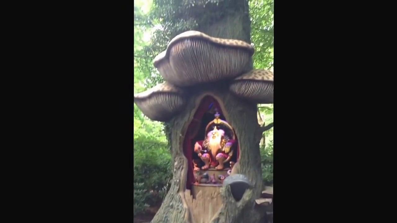 Ein Zwerg Beim Kacken