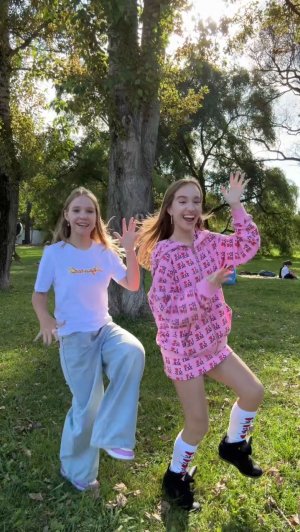 куда она вечно пропадает? 👀