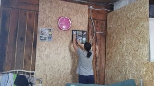 Сделали перегородку между комнатами. Семейный ужин.