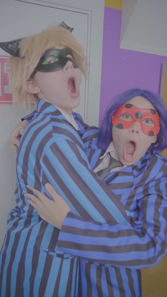 Кукла Игры Кальмара влюбилась в Кота Нуара! смотреть онлайн