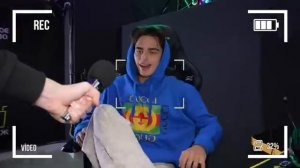 марк стал суперзвездой А4