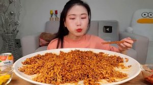 Мукбанг Еда на камеру Mukbang